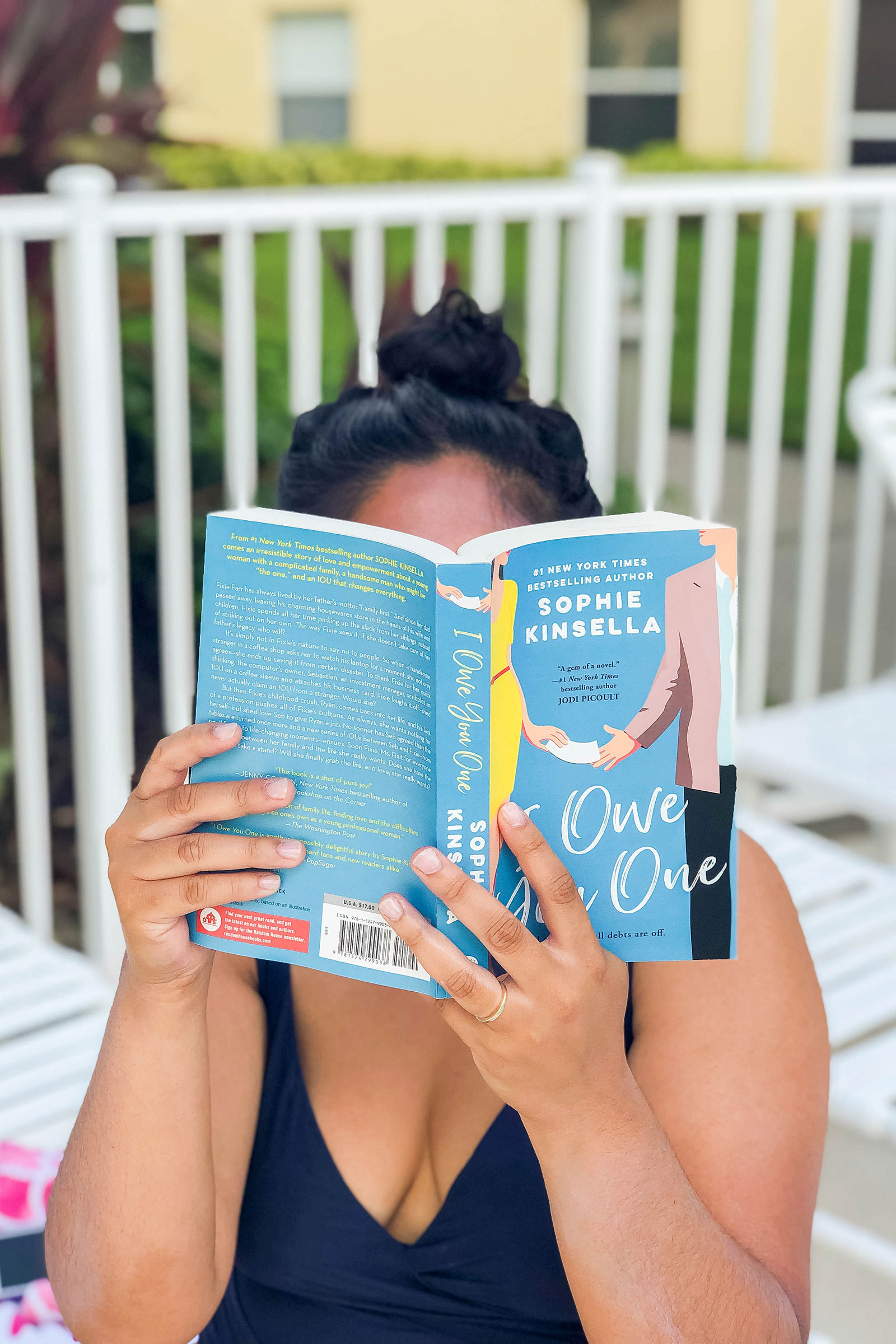 Planning your next vacation? Well, that means you should be planning your next beach reads, too! Today, I'm rounding up the best chick lit books that I've ever come across. #readinglist